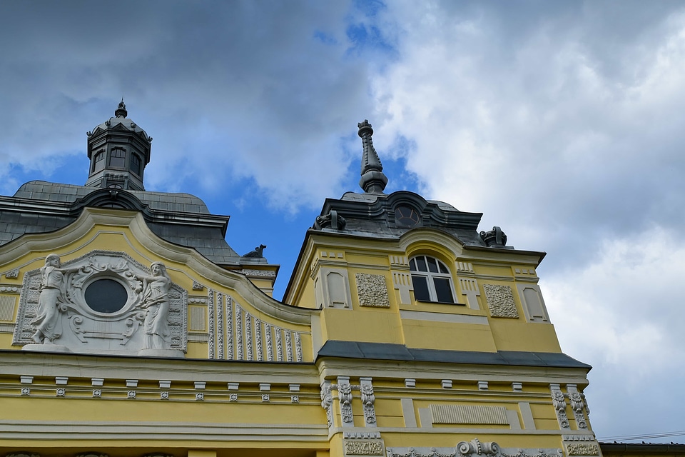 Castle palace temple