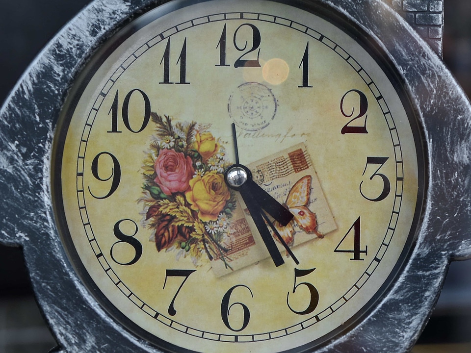 Decoration minute number