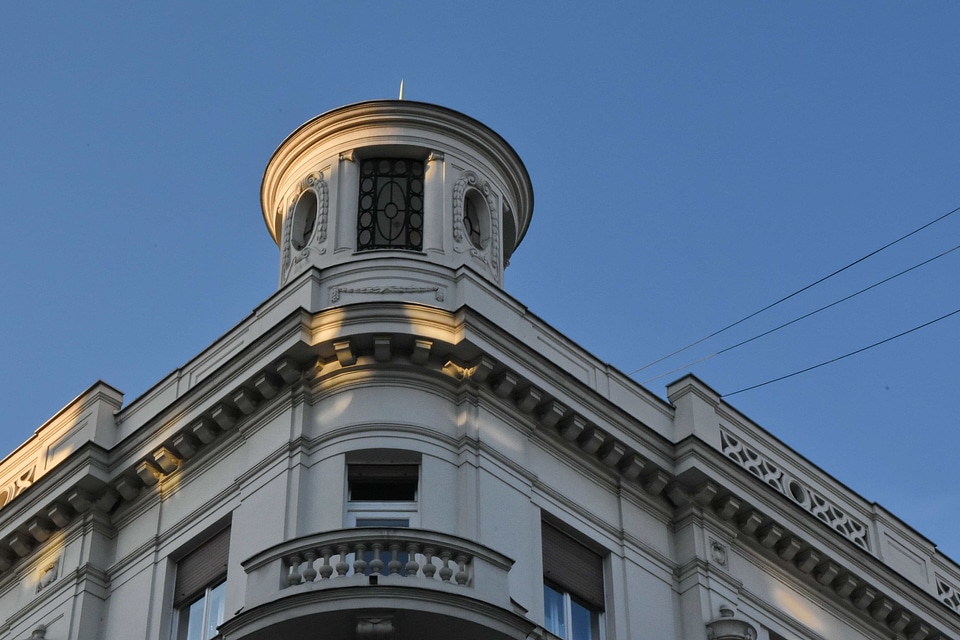 Palace residence building