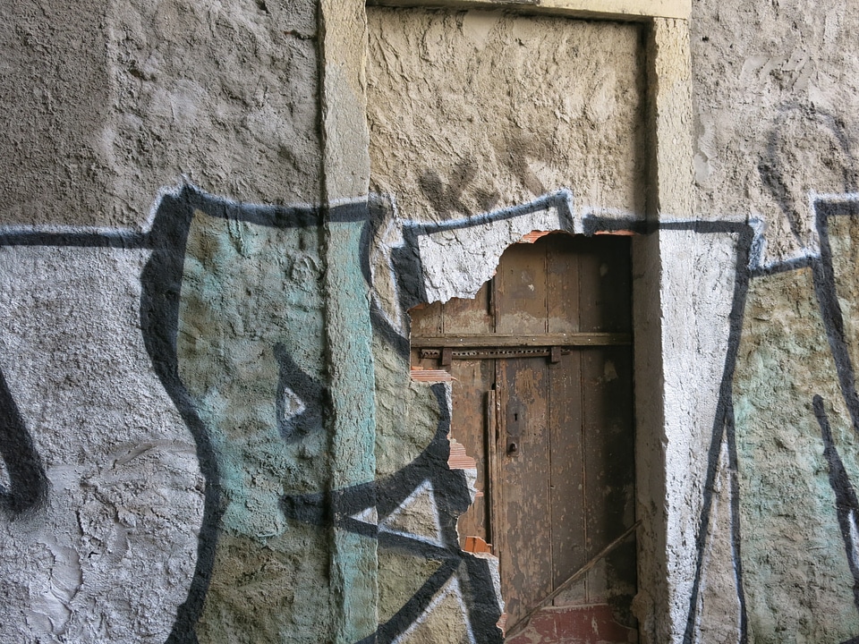 Hidden masonry graffiti