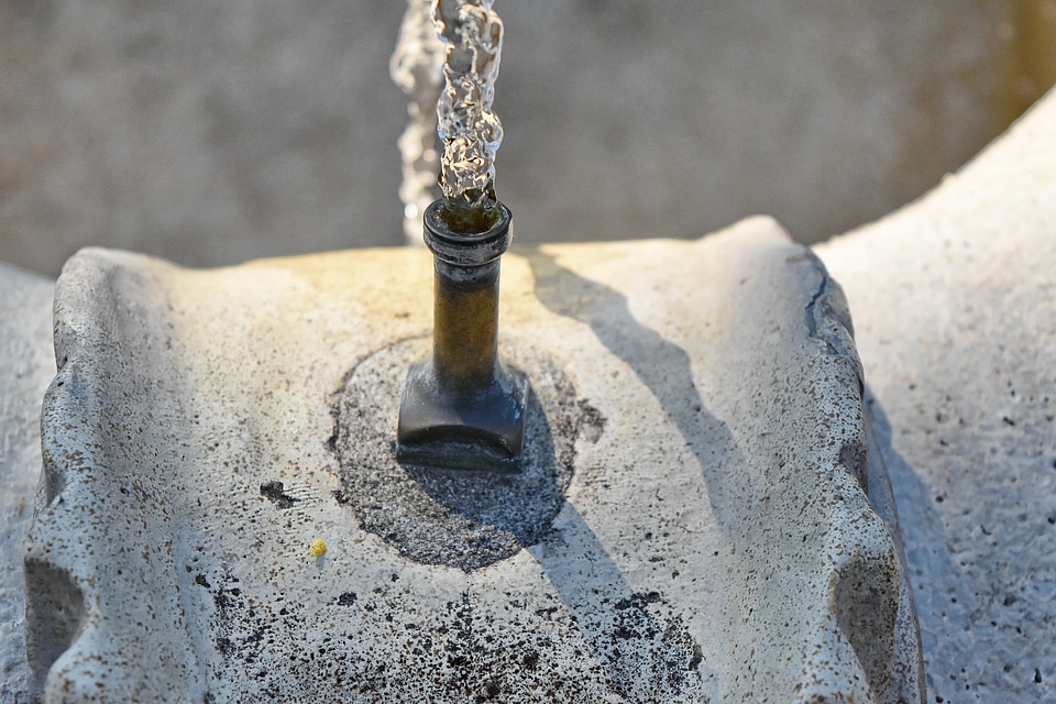Faucet fountain pipe