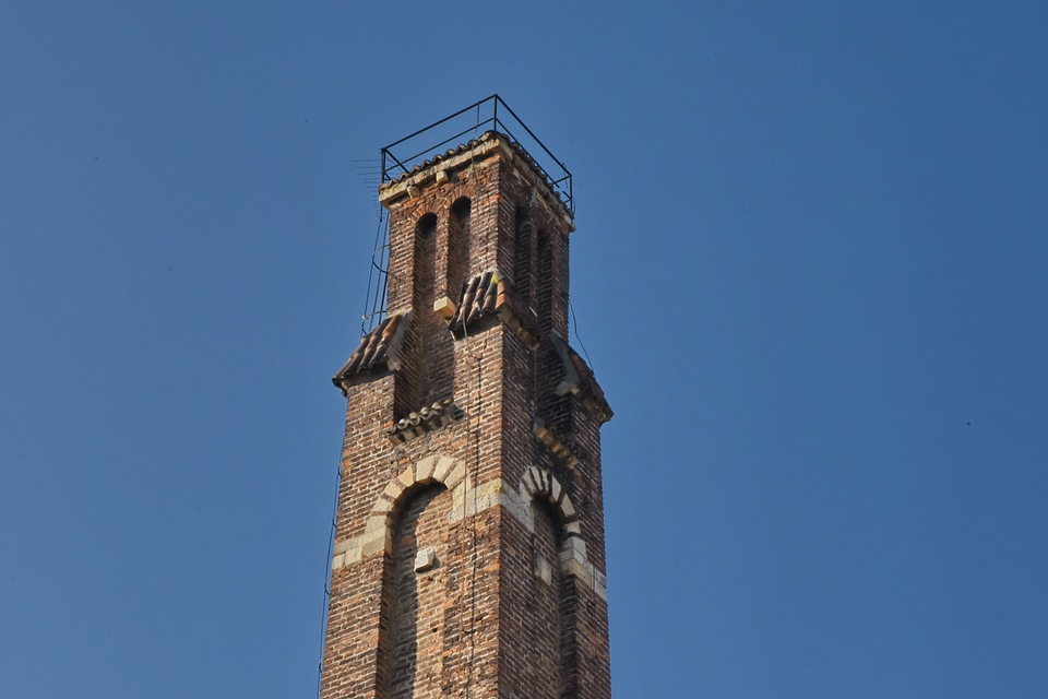 Landmark covering building