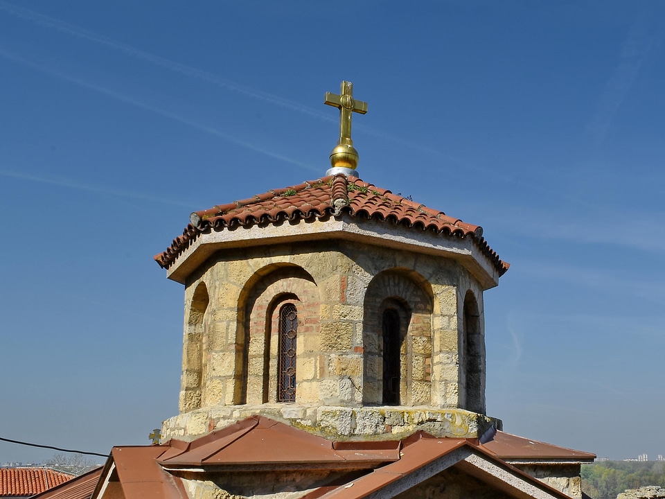 Dome building roof