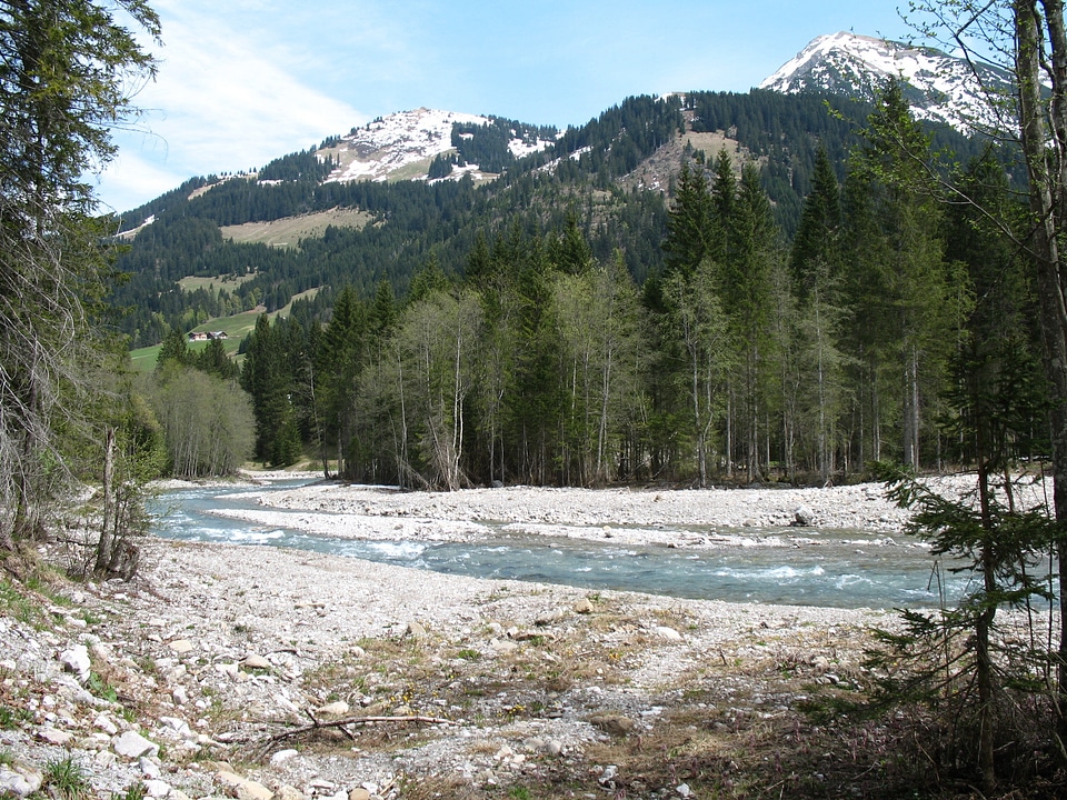 Valley mountaineering trail