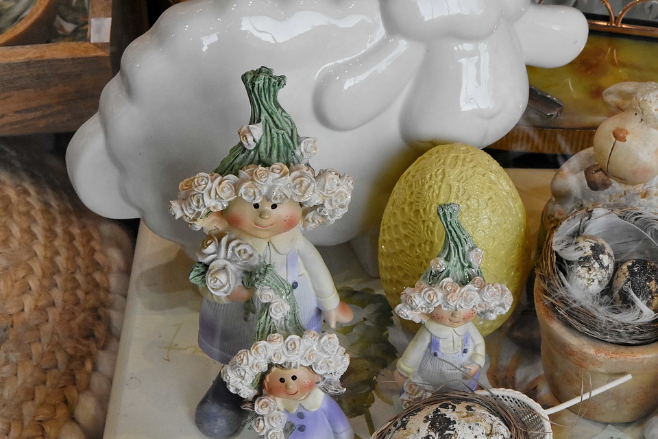 Ceramics decoration easter