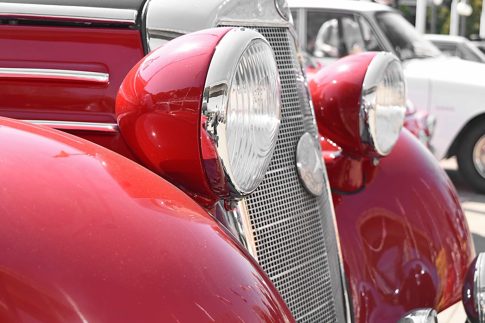 Vehicle chrome grille