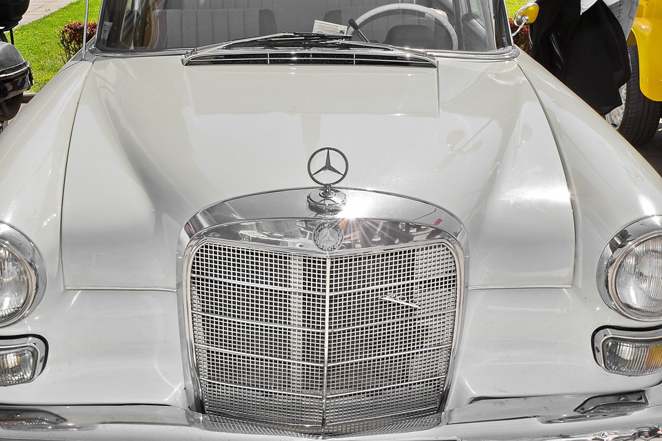 Car grille chrome