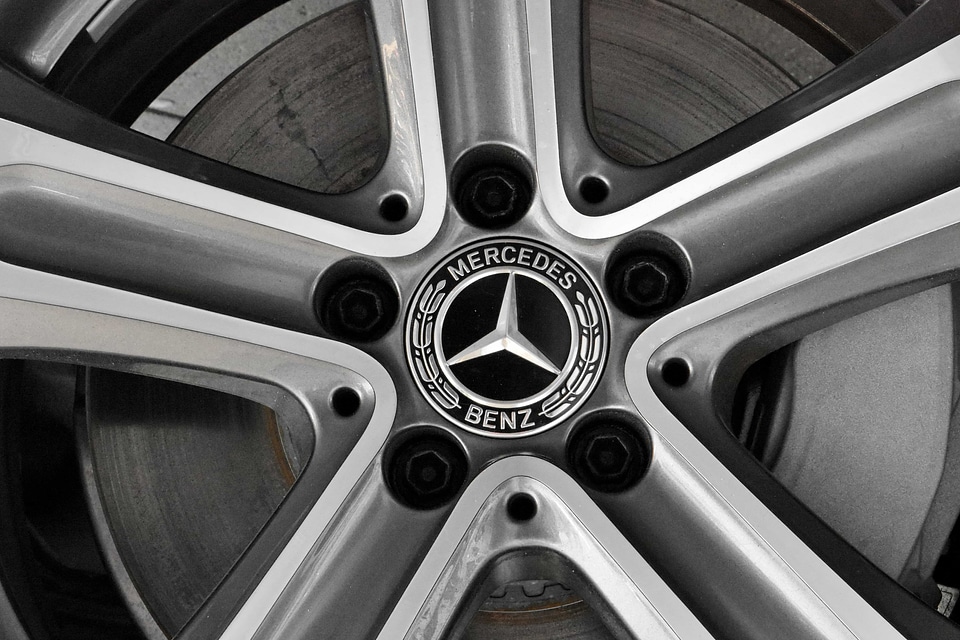 Wheel transportation tire