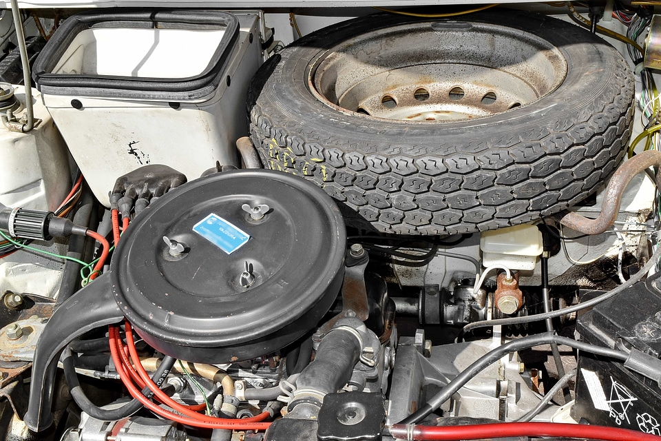 Engine engineering repair shop