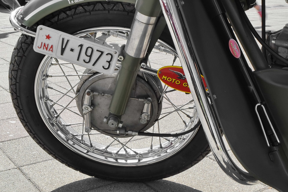 Military vehicle wheel