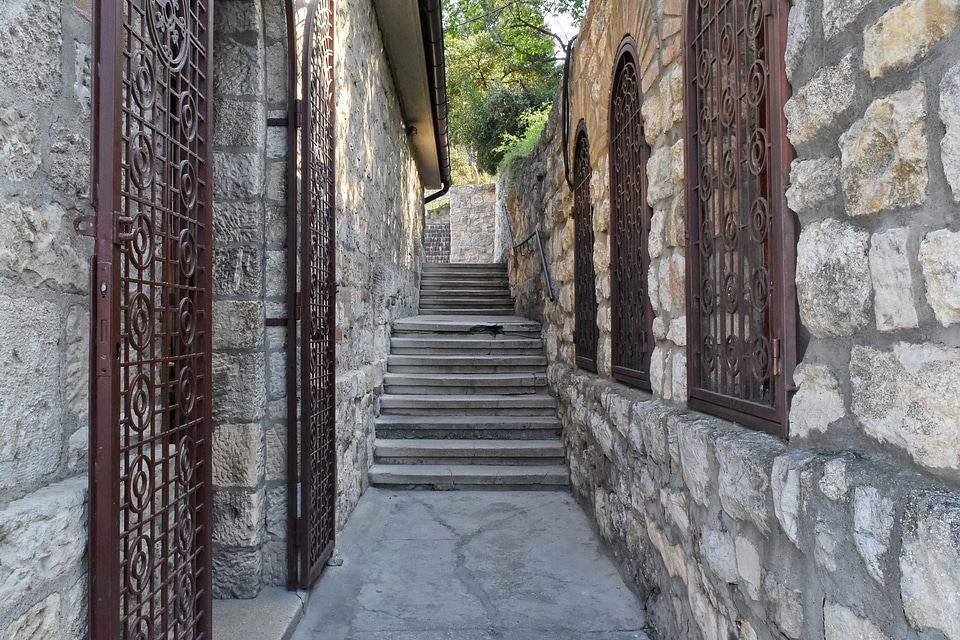 Street step architecture