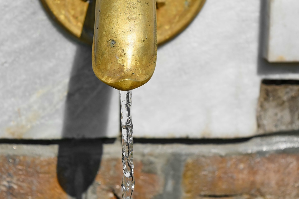 Brass faucet fountain
