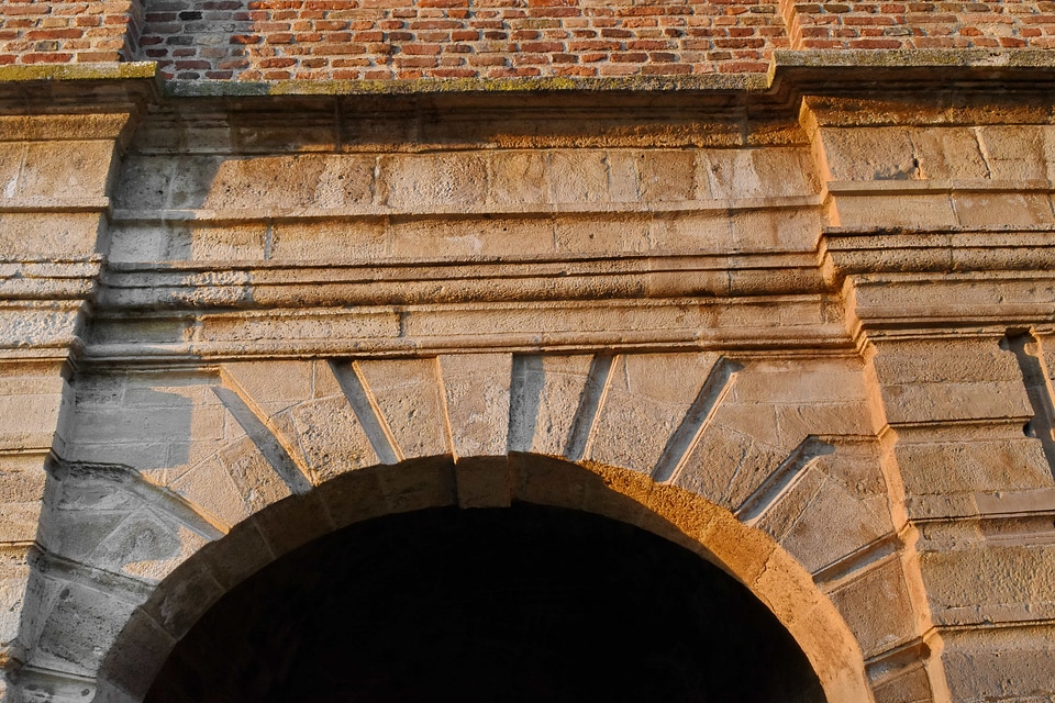 Arch fortification fortress