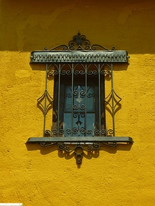 Iron postigo facade