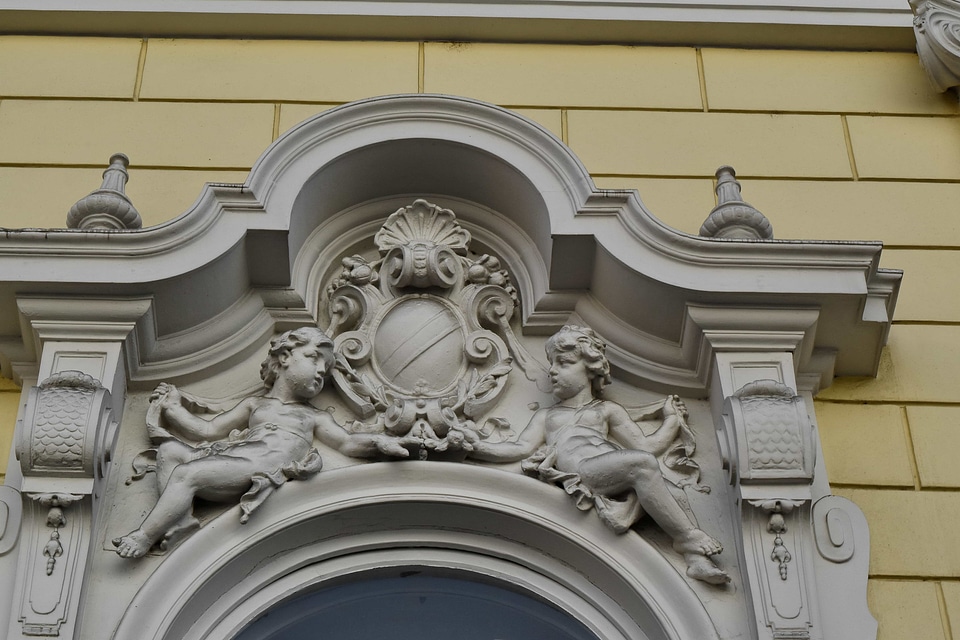 Angel arch capital city