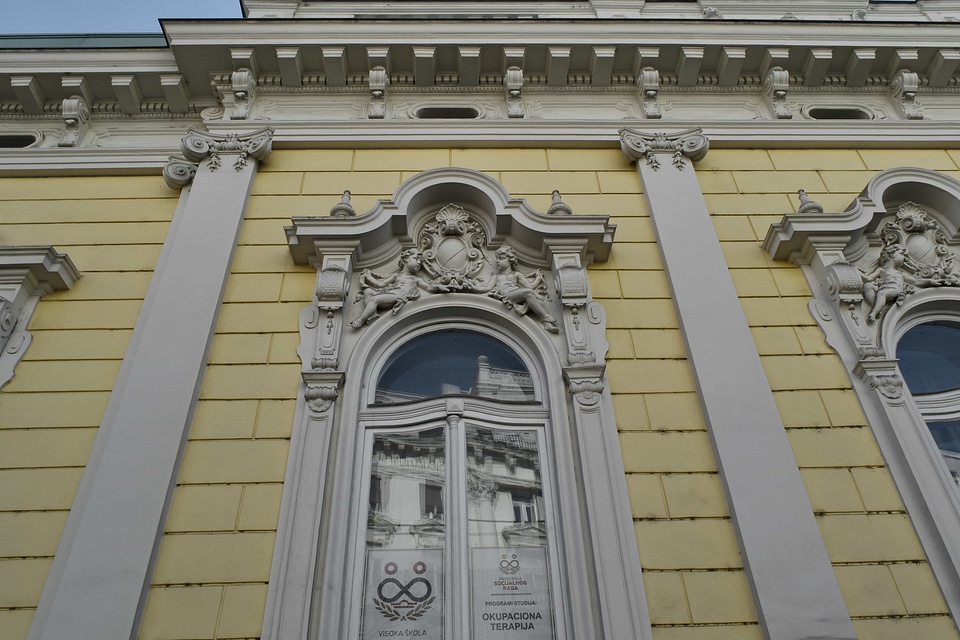 Building facade architecture