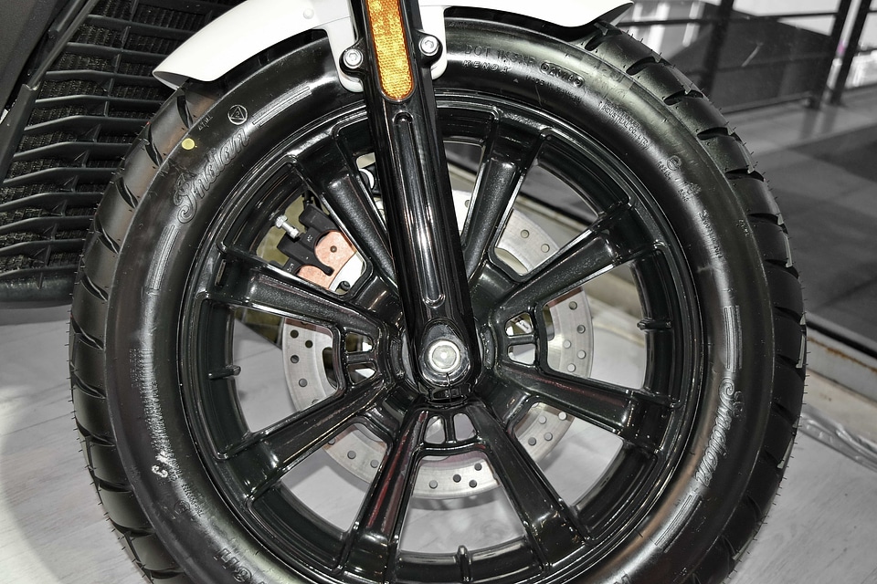 Motorcycle machine tire