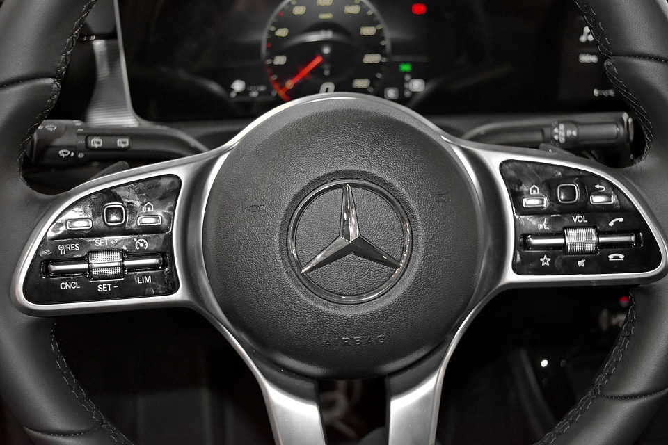 Airbags dashboard steering wheel