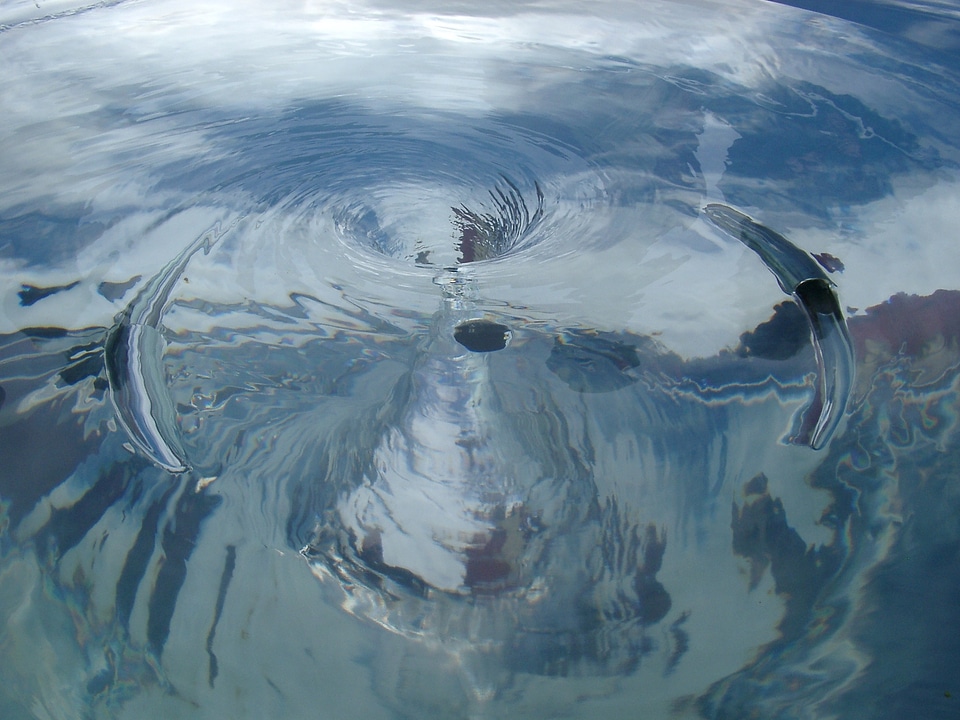 Water suction swirl