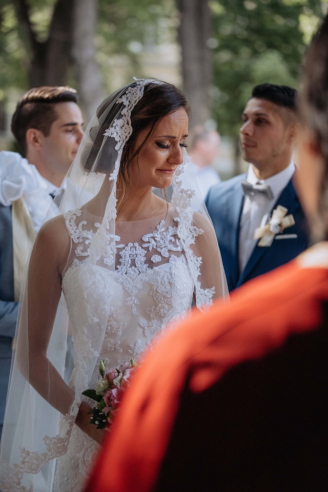 Sadness bride crying photo