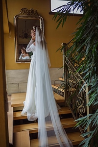 Long veil staircase photo