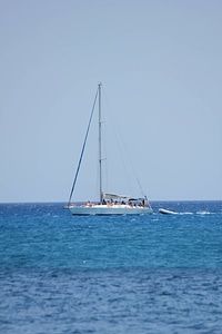 People cruise sunshine