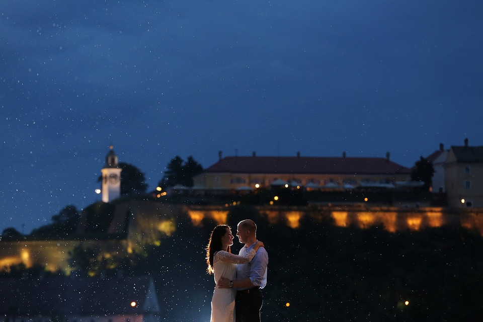 Bride cityscape handsome