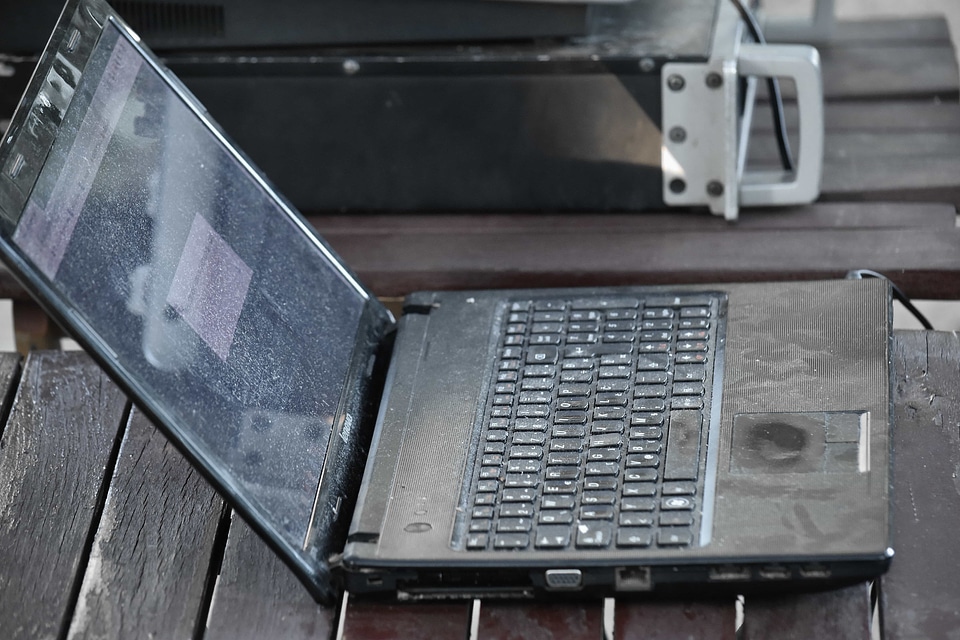 Dirty field work laptop computer