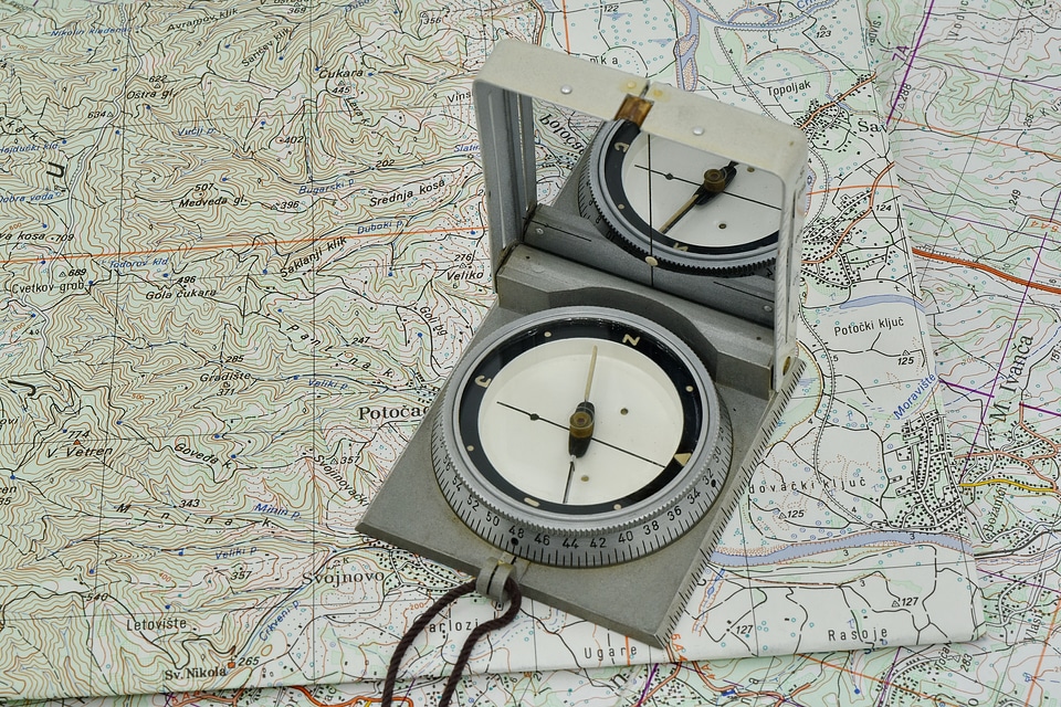 Direction exploration navigation