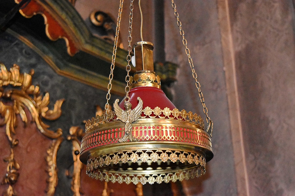 Chandelier ornament gold