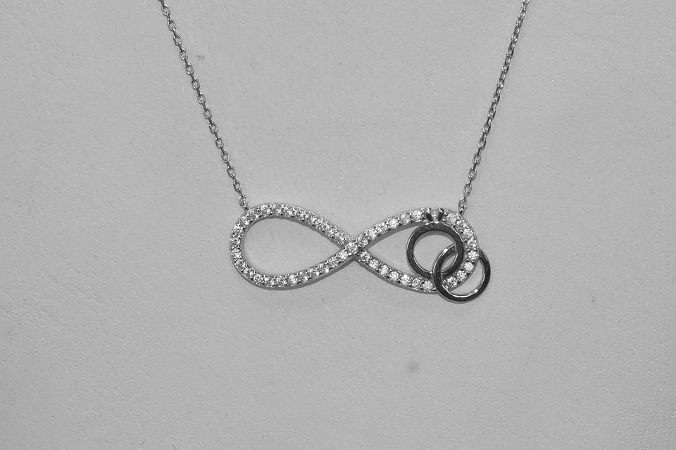 Luxury jewelry necklace