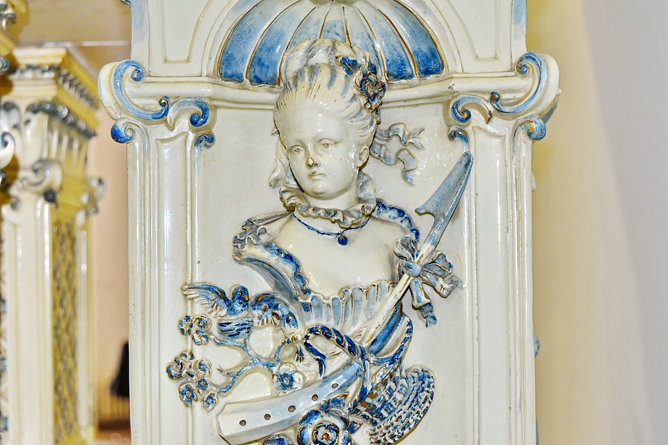 Baroque fine arts porcelain