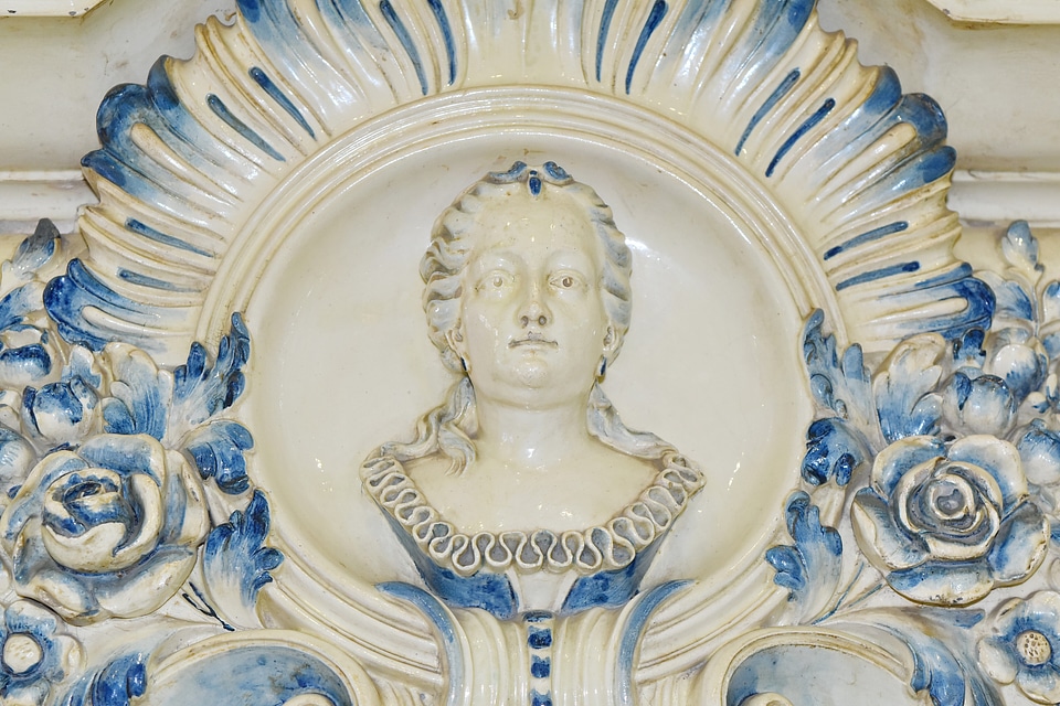 Bust porcelain art