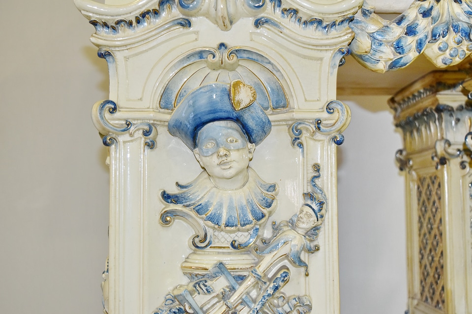 Bust museum porcelain