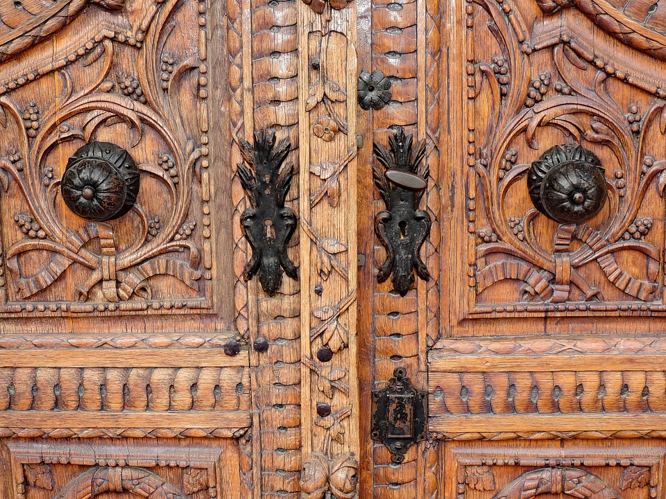 Byzantine carpentry carving