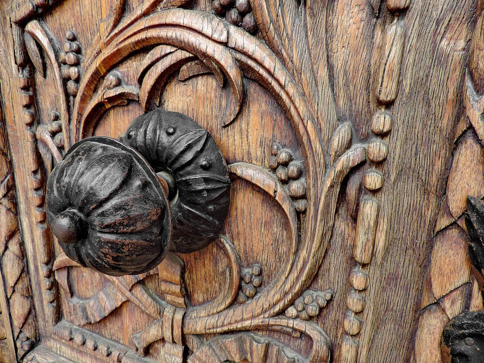Arabesque carpentry front door