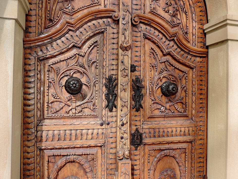 Beautiful ornament teak wood
