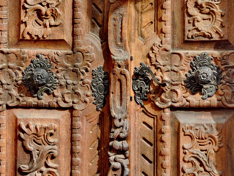 Art carpentry door