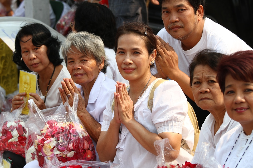 Thailand women pray