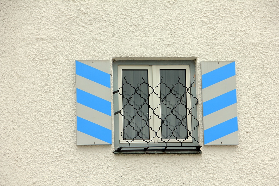 Stripes grid blue white