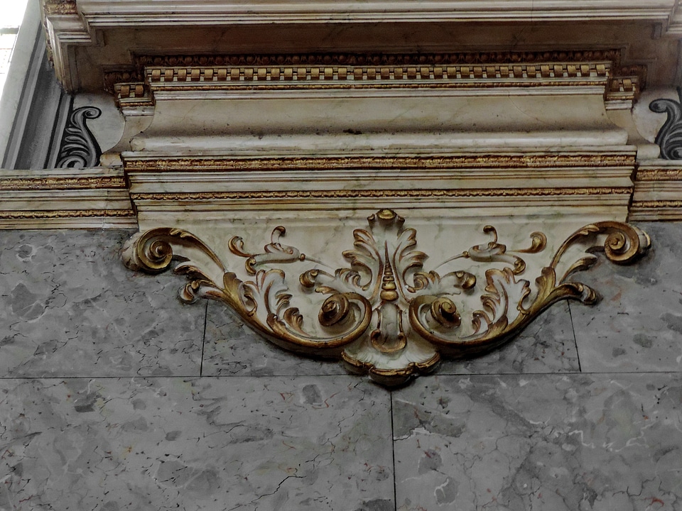 Imperial interior decoration ornament