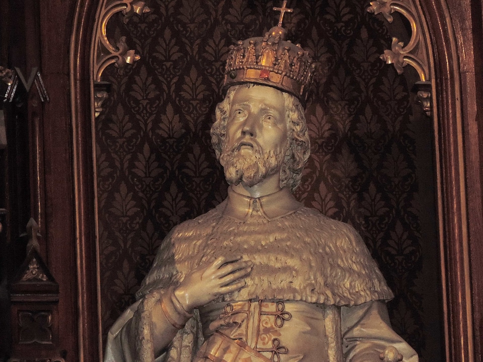 Catholic crown king