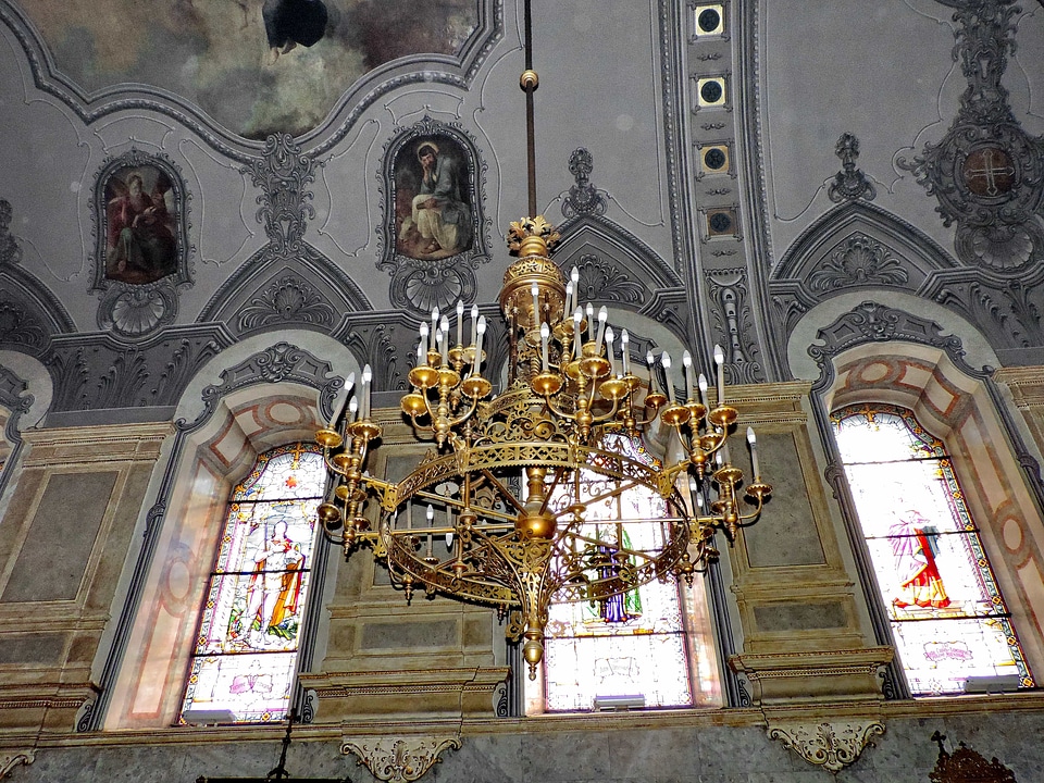 Chandelier dome interior decoration photo