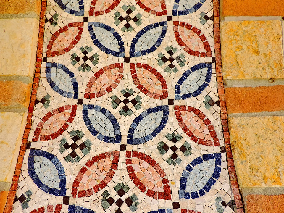 Arabesque design mosaic