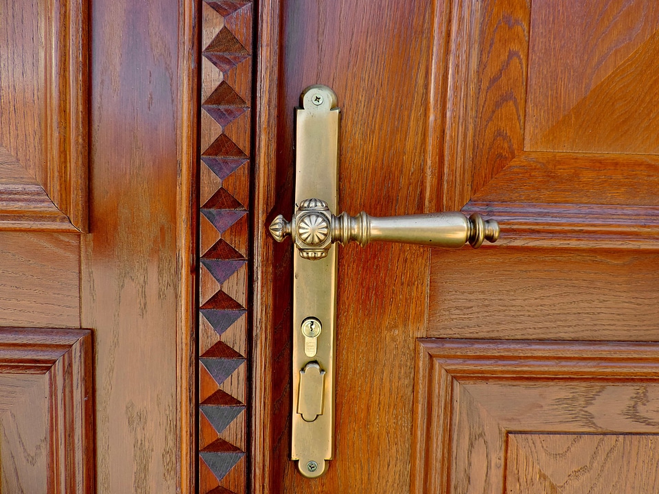 Door handle wood