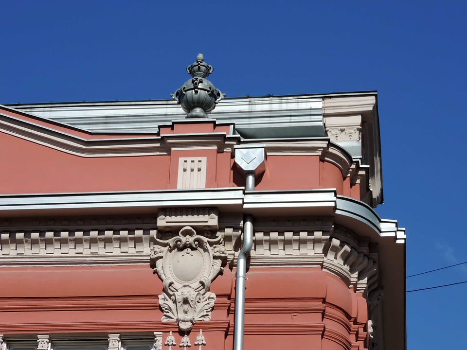Baroque corner decoration