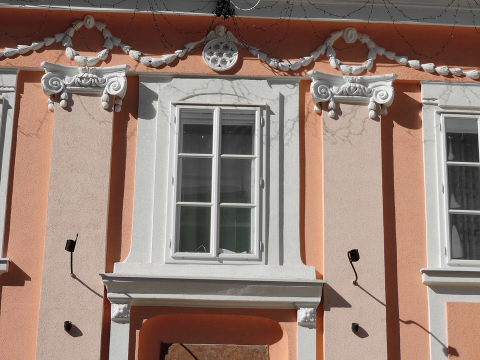 Baroque decoration house