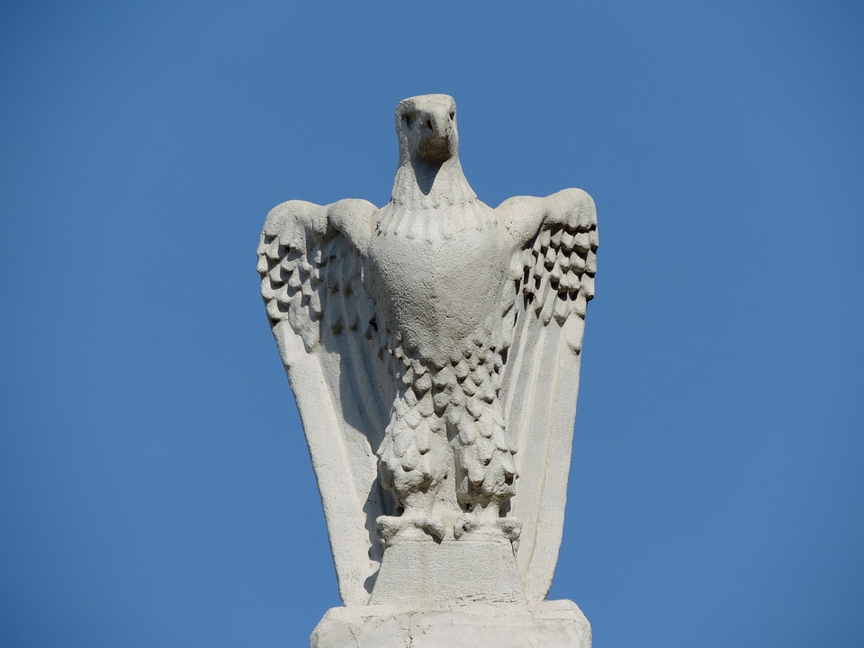 Bust eagle sculpture