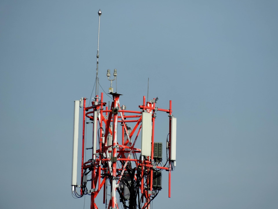 Equipment tower antenna