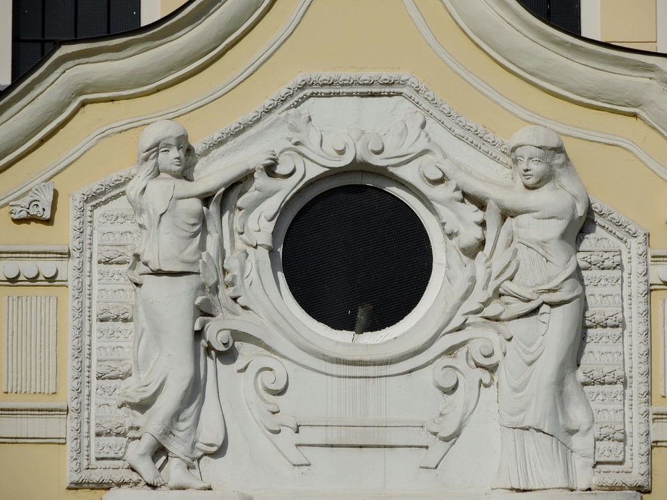 Sculpture architecture art